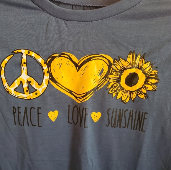 Shirt - Picture 3 of 3